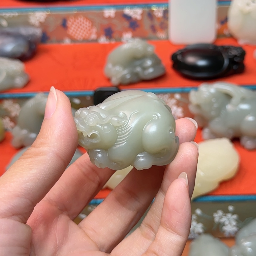 未镶嵌和田玉挂件小**治