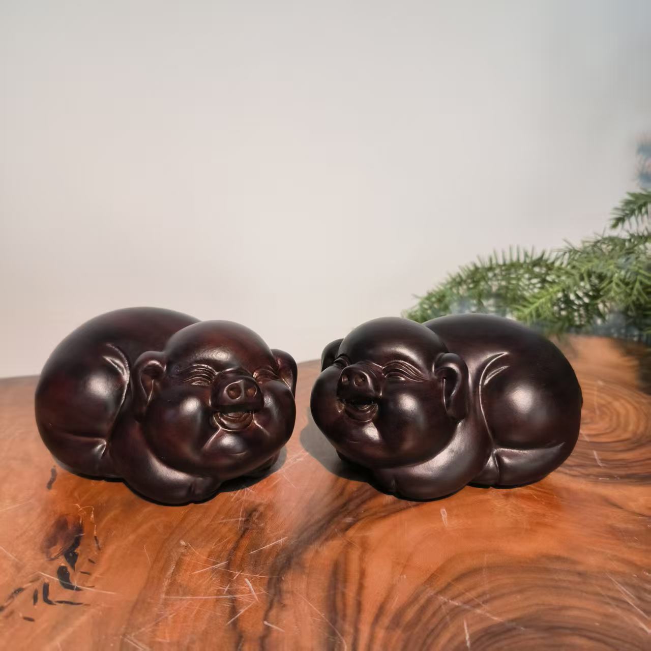 黑檀一对福猪造型摆件