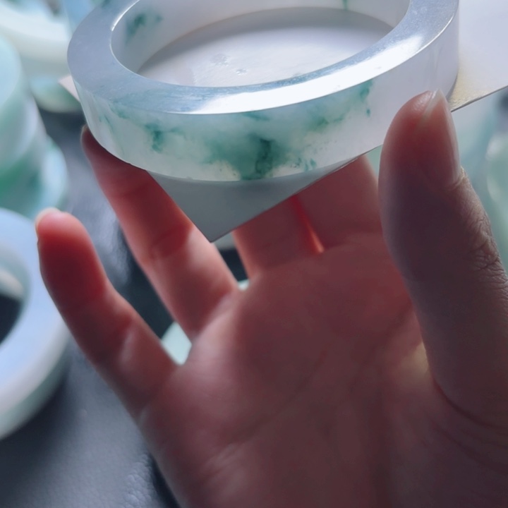 为***爱定制翡翠未镶嵌不退不换
