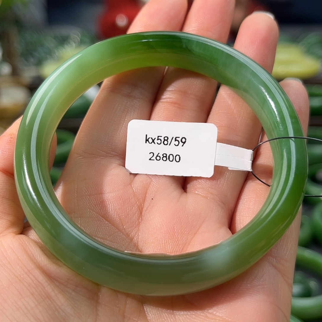 和田玉（碧玉）未镶嵌手镯