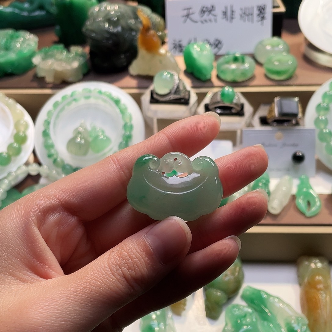 石英质玉未镶嵌吊坠