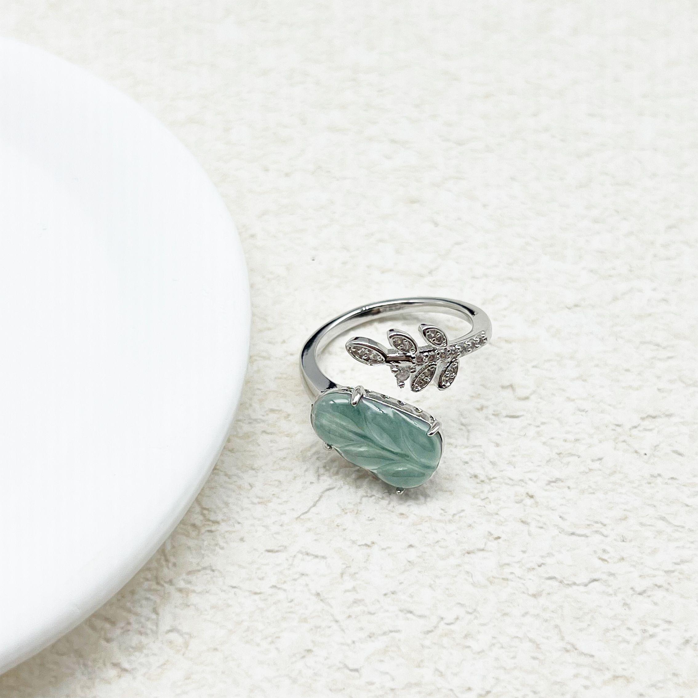 天然翡翠时尚轻奢叶子开口戒（尺寸15×9×5mm）～AXC3003