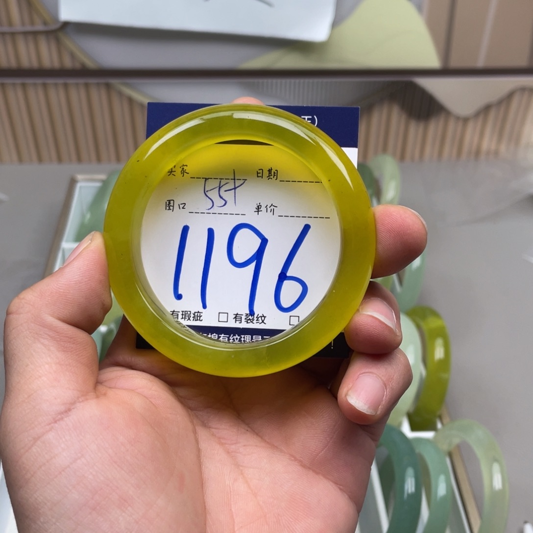 岫玉手镯手镯未镶嵌