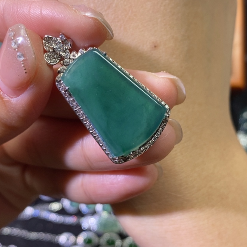 【闪购商品】翡翠颈饰未镶嵌天然