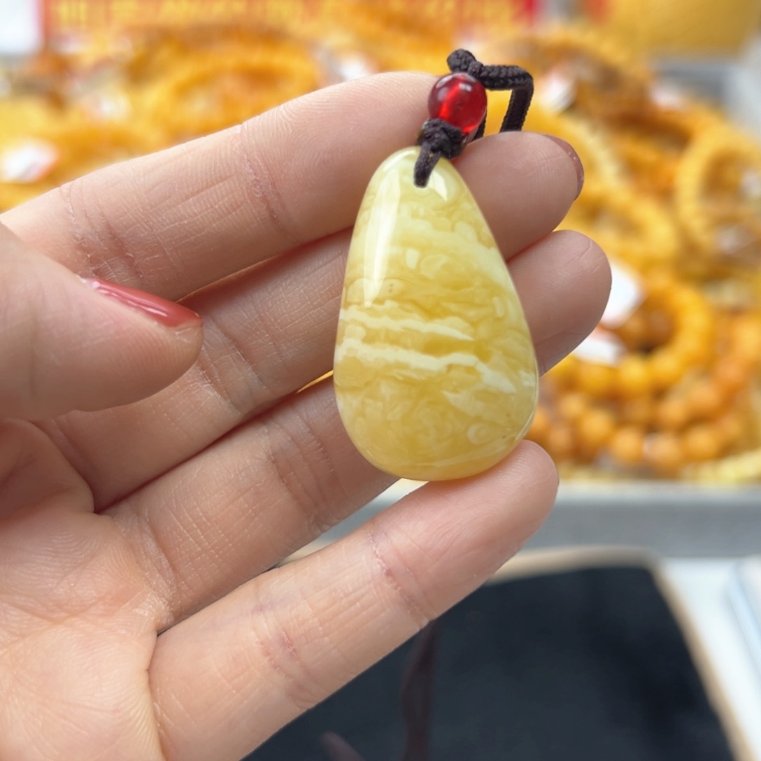 琥珀珠宝奇石未镶嵌