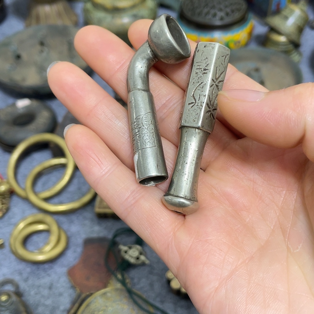 廖***铜摆件一个小物件。 