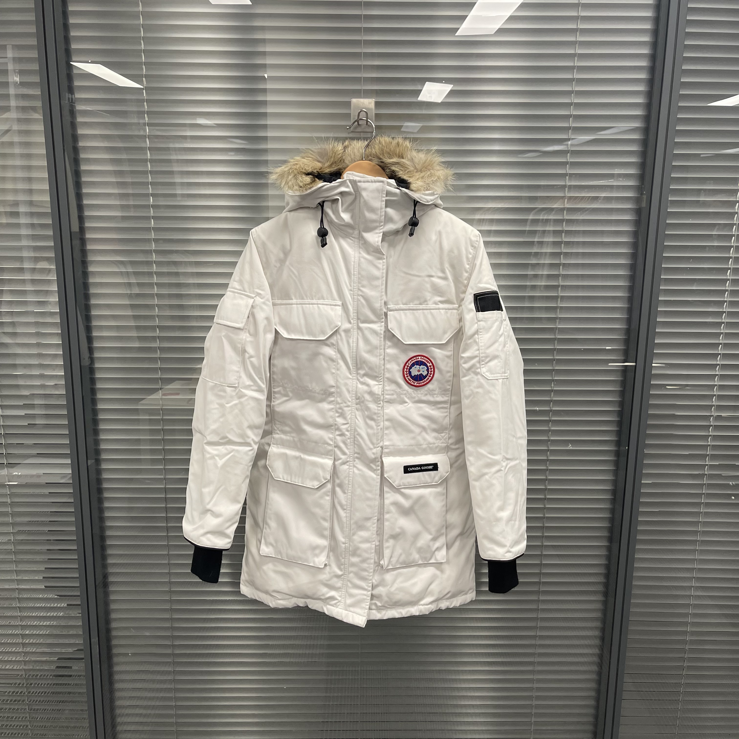 99新 CANADA GOOSE 远征系列白色羽绒服 xs码 #10209