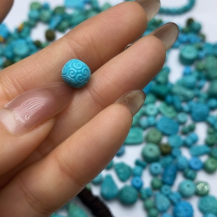 绿松石未镶嵌珠宝奇石