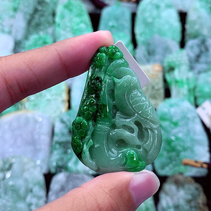 吊坠(不含链)未镶嵌翡翠