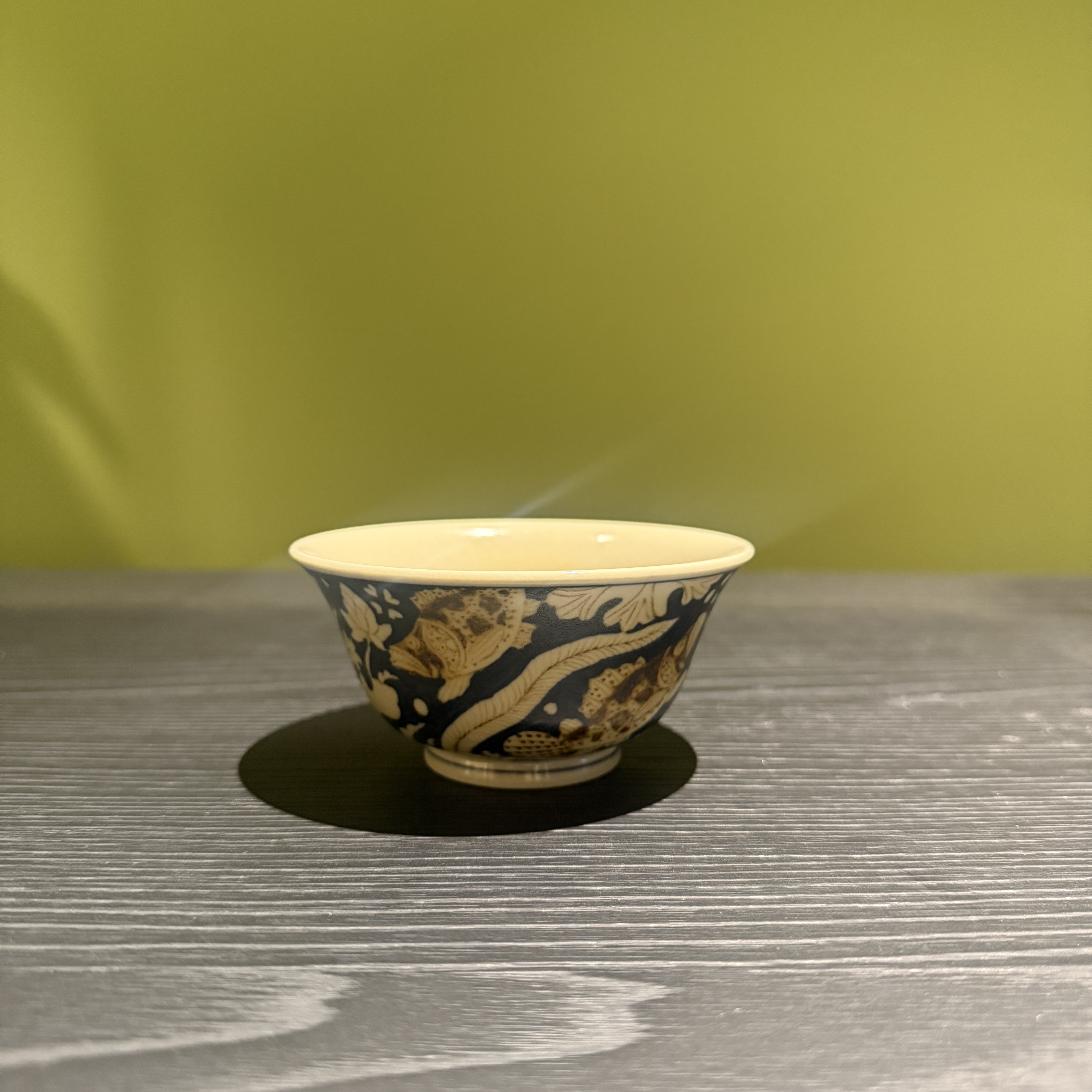 雨溪山房 釉里金连年有鱼主人杯-100毫升 yx00036