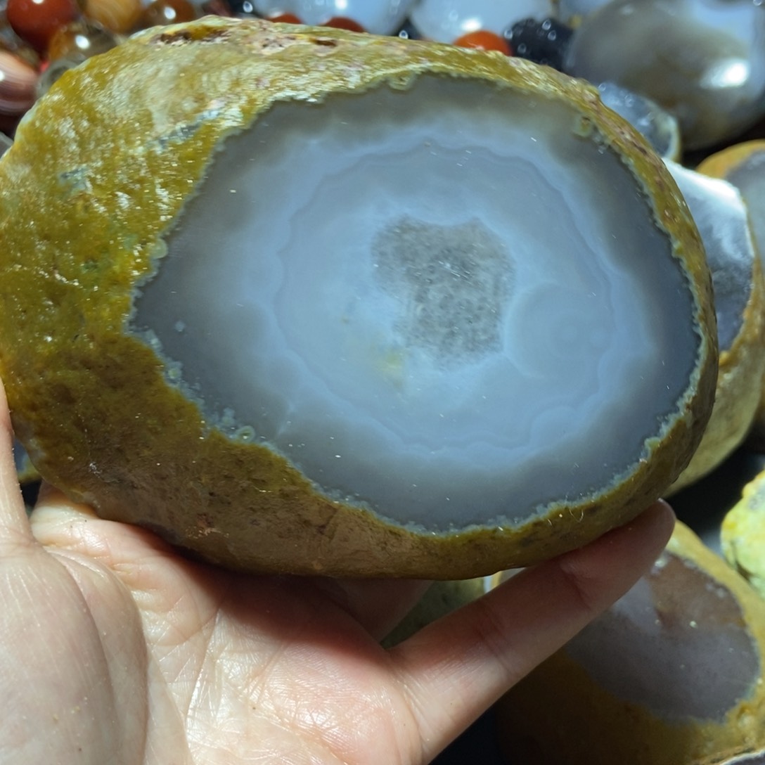 玛瑙/玉髓一未镶嵌鱼**水