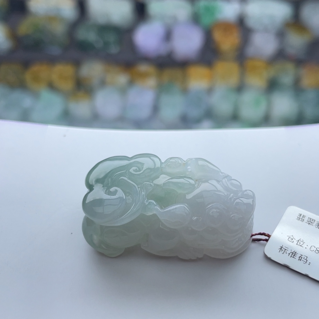 翡翠颈饰未镶嵌貔貅