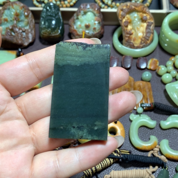 岫岩河磨玉（透闪石质玉）未镶嵌颈饰