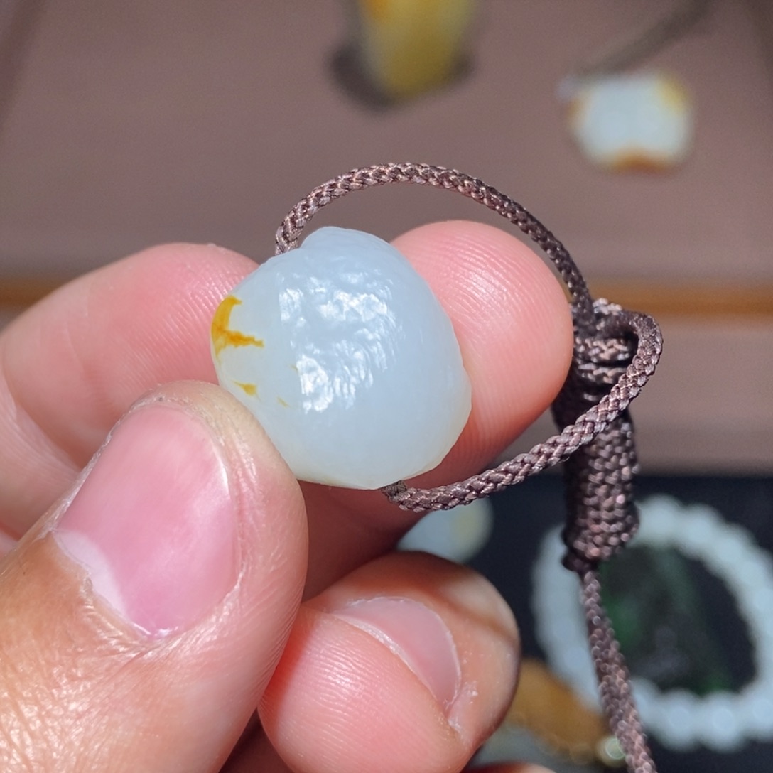 和田玉（糖玉）未镶嵌颈饰