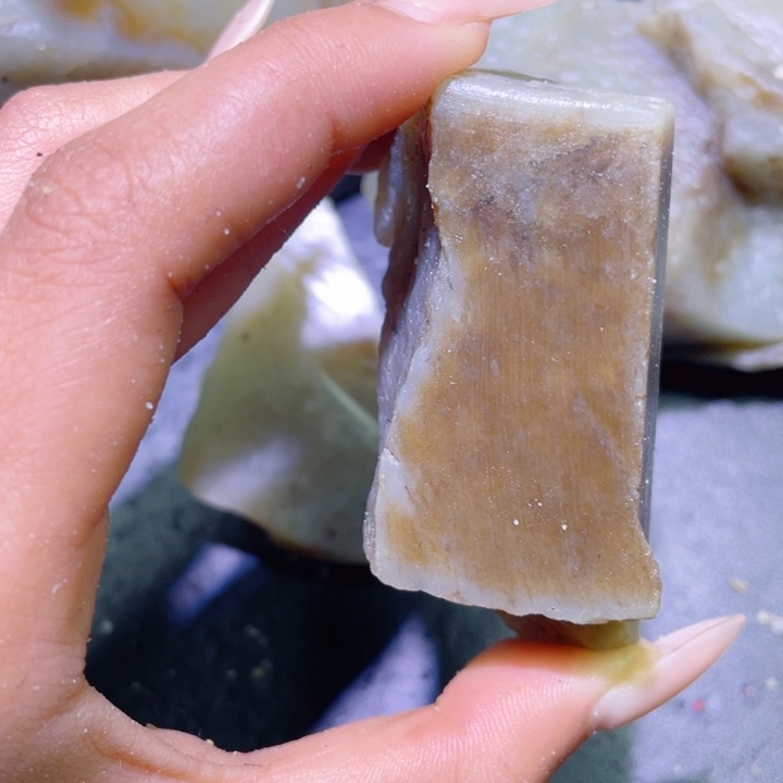 和田玉未镶嵌珠宝半成品