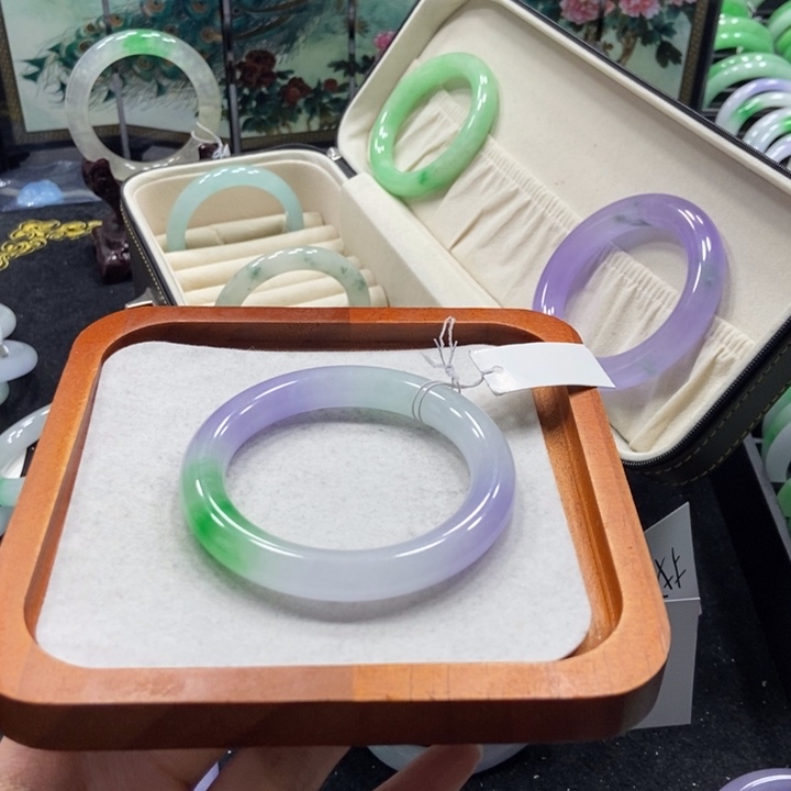 渃***霺非金属58手镯圈口