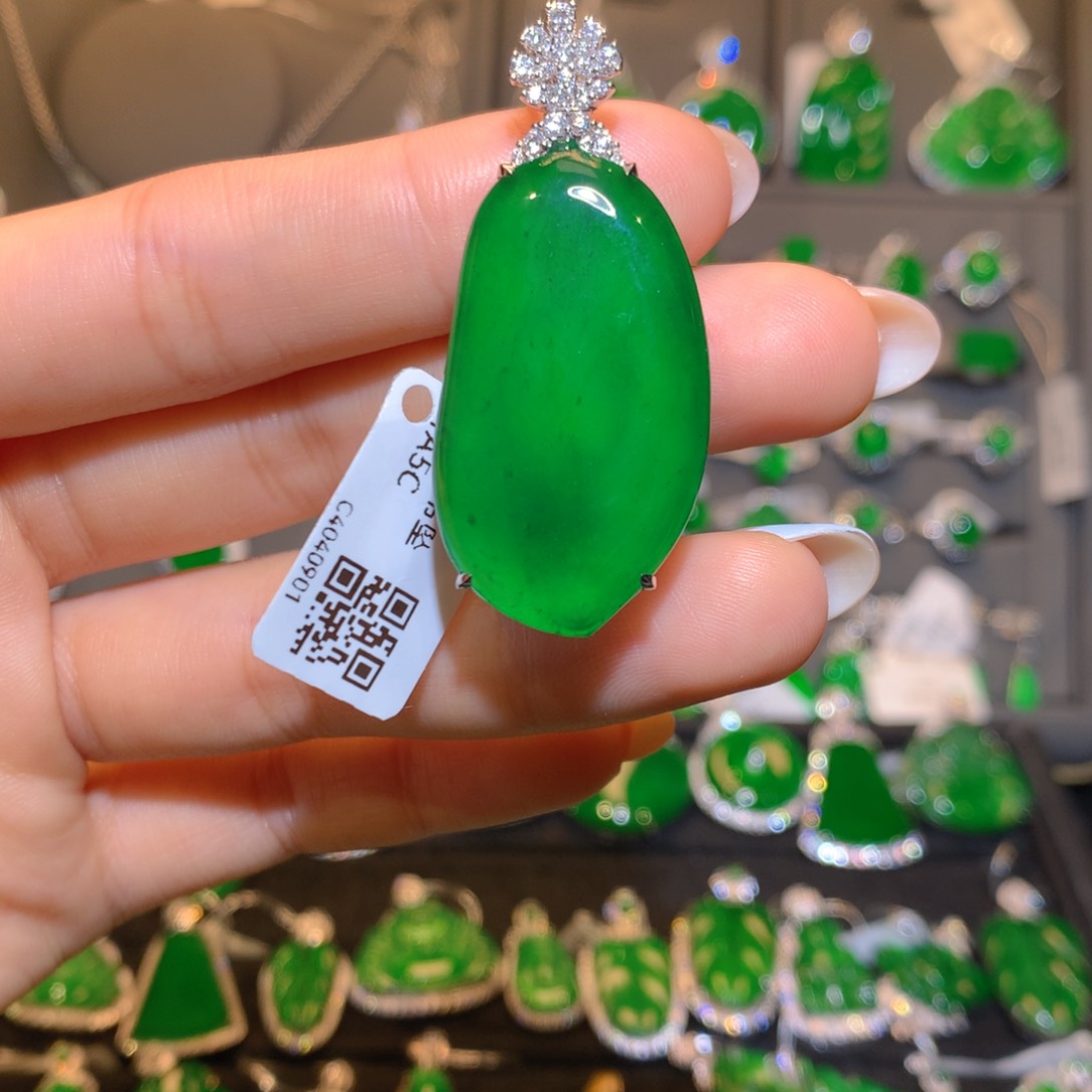 翡翠吊坠(不含链)18K金镶嵌福瓜