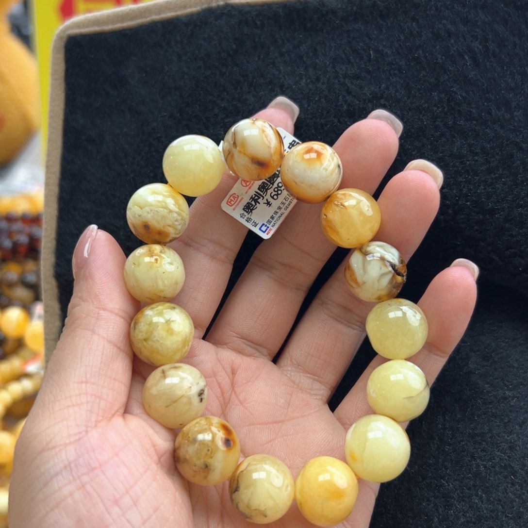 琥珀珠宝奇石未镶嵌