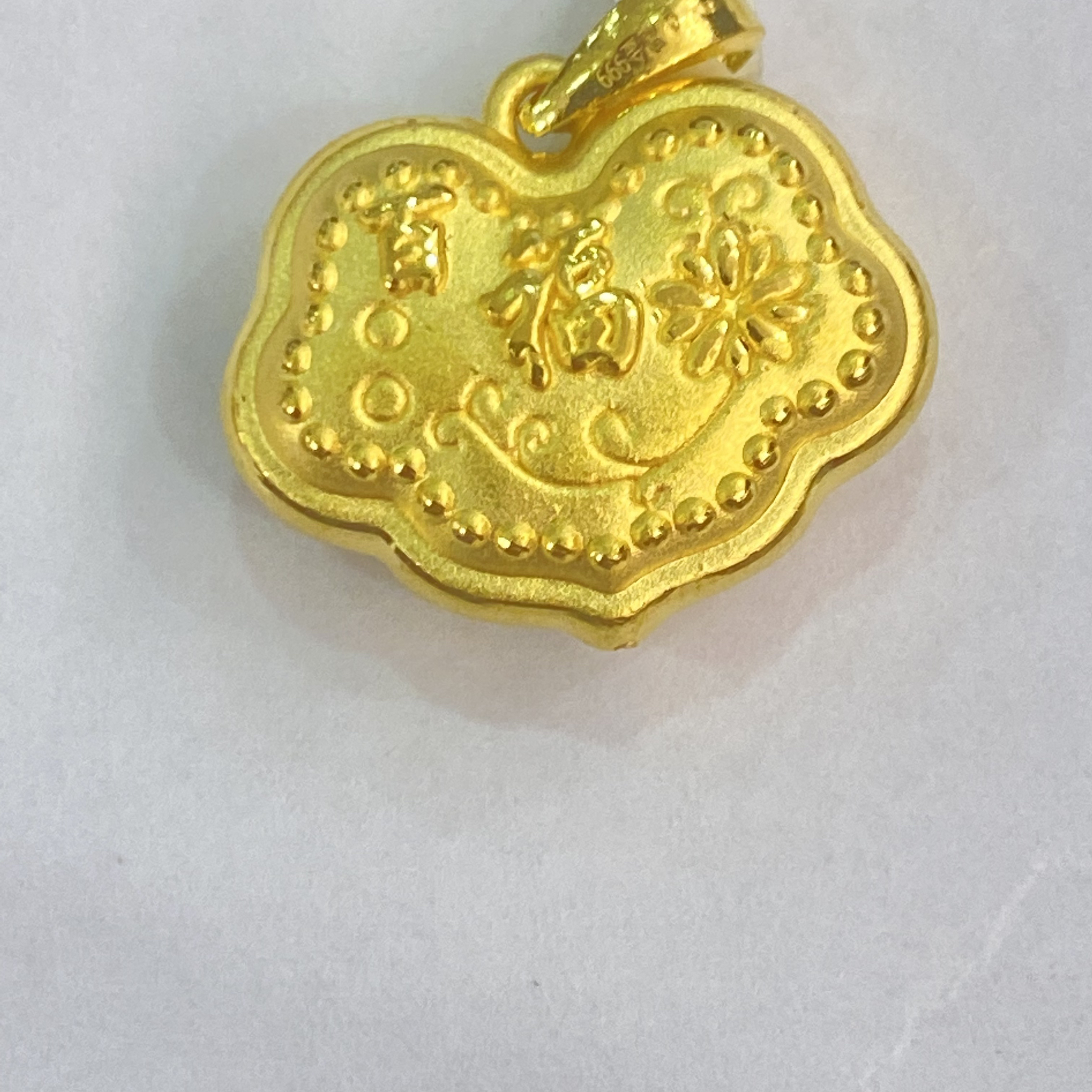 【陈晨专享】足金999饰品 锁包吊坠 2.41 GP