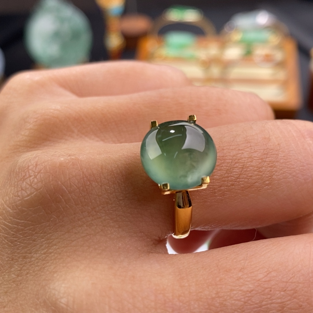 翡翠戒指18K金镶嵌戒指