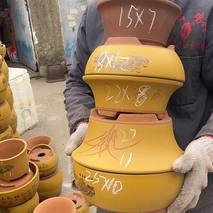 紫砂紫砂花盆和小