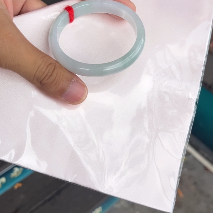 翡翠手镯未镶嵌手镯