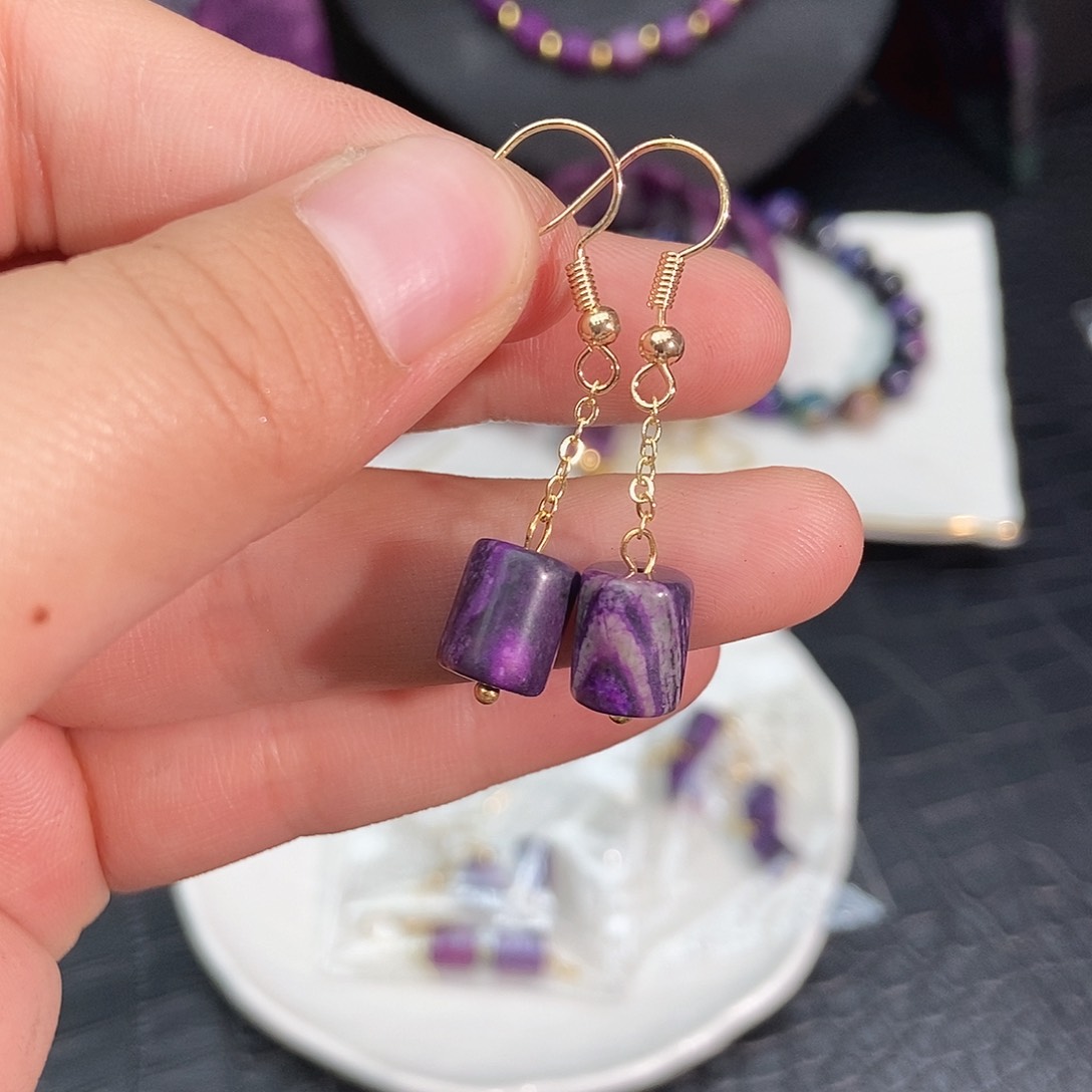 苏纪石（舒俱来）银S925镶嵌耳钉