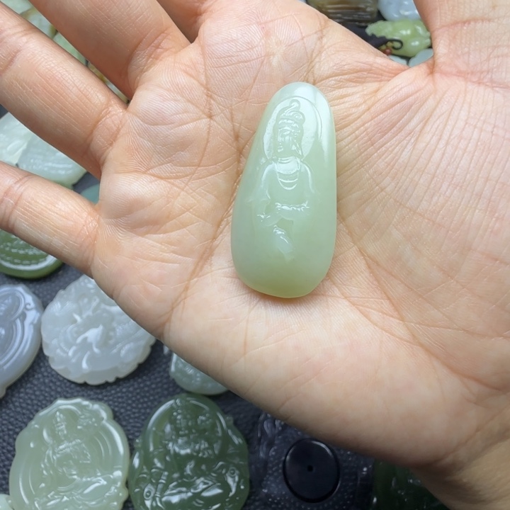 和田玉未镶嵌珠宝奇石