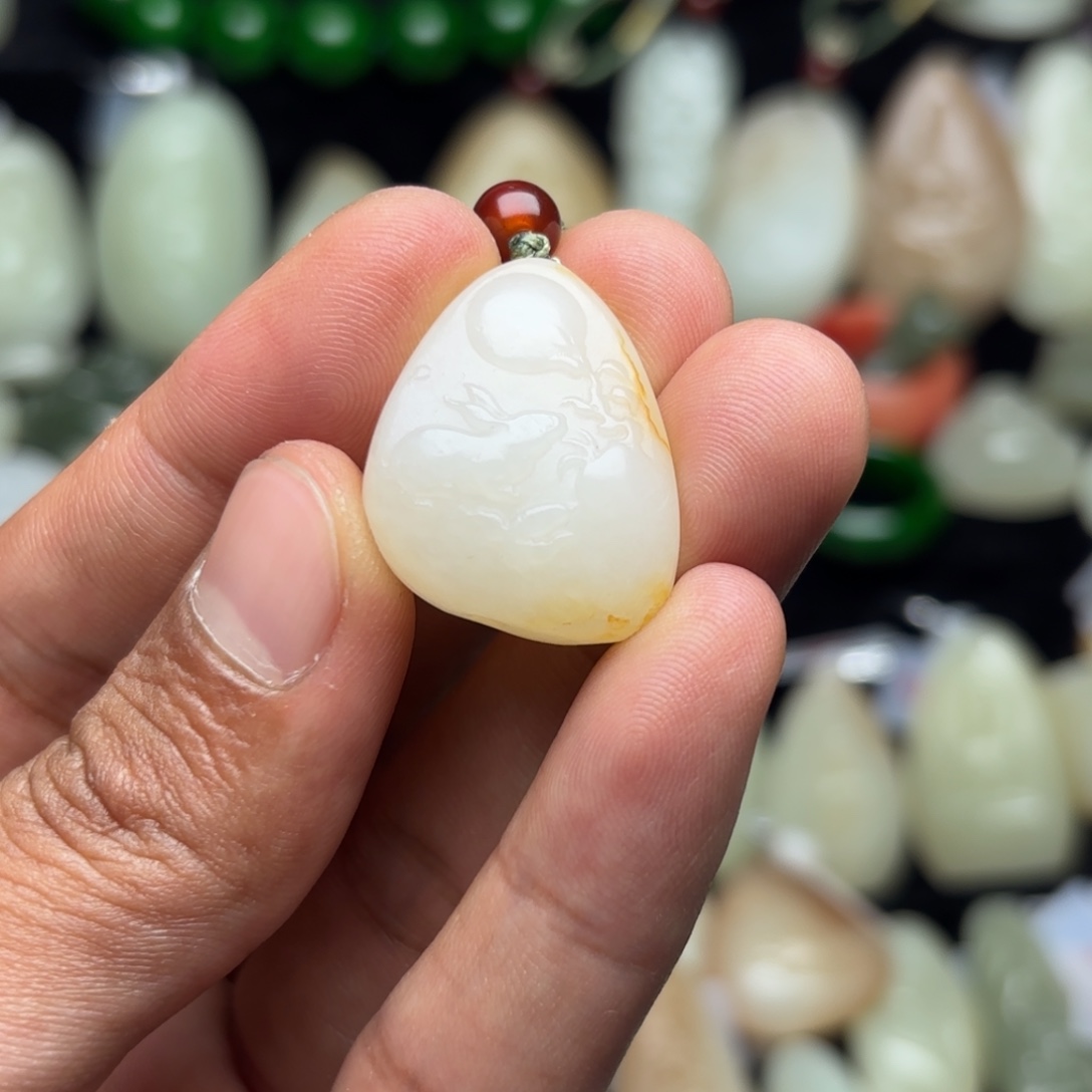 和田玉未镶嵌颈饰