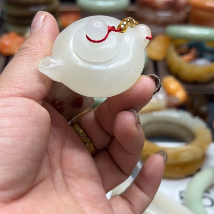 石英岩玉合金颈饰