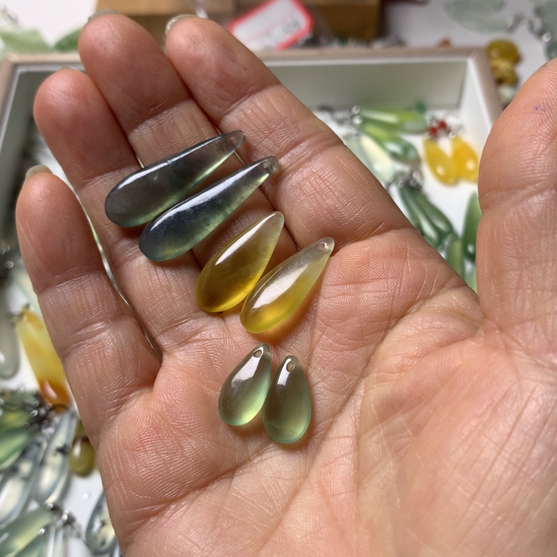 鱼***～蛇纹石玉未镶嵌耳坠