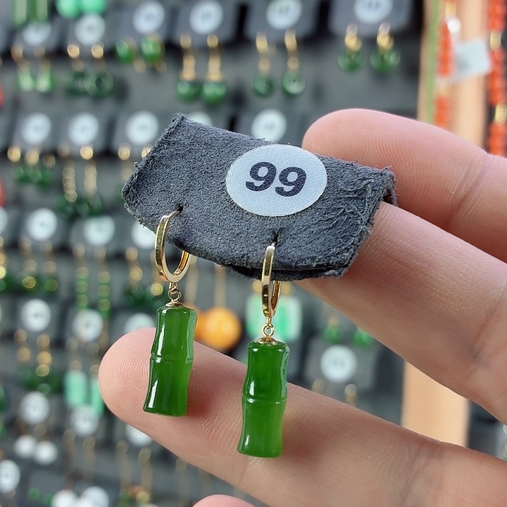 和田玉18K金镶嵌耳饰