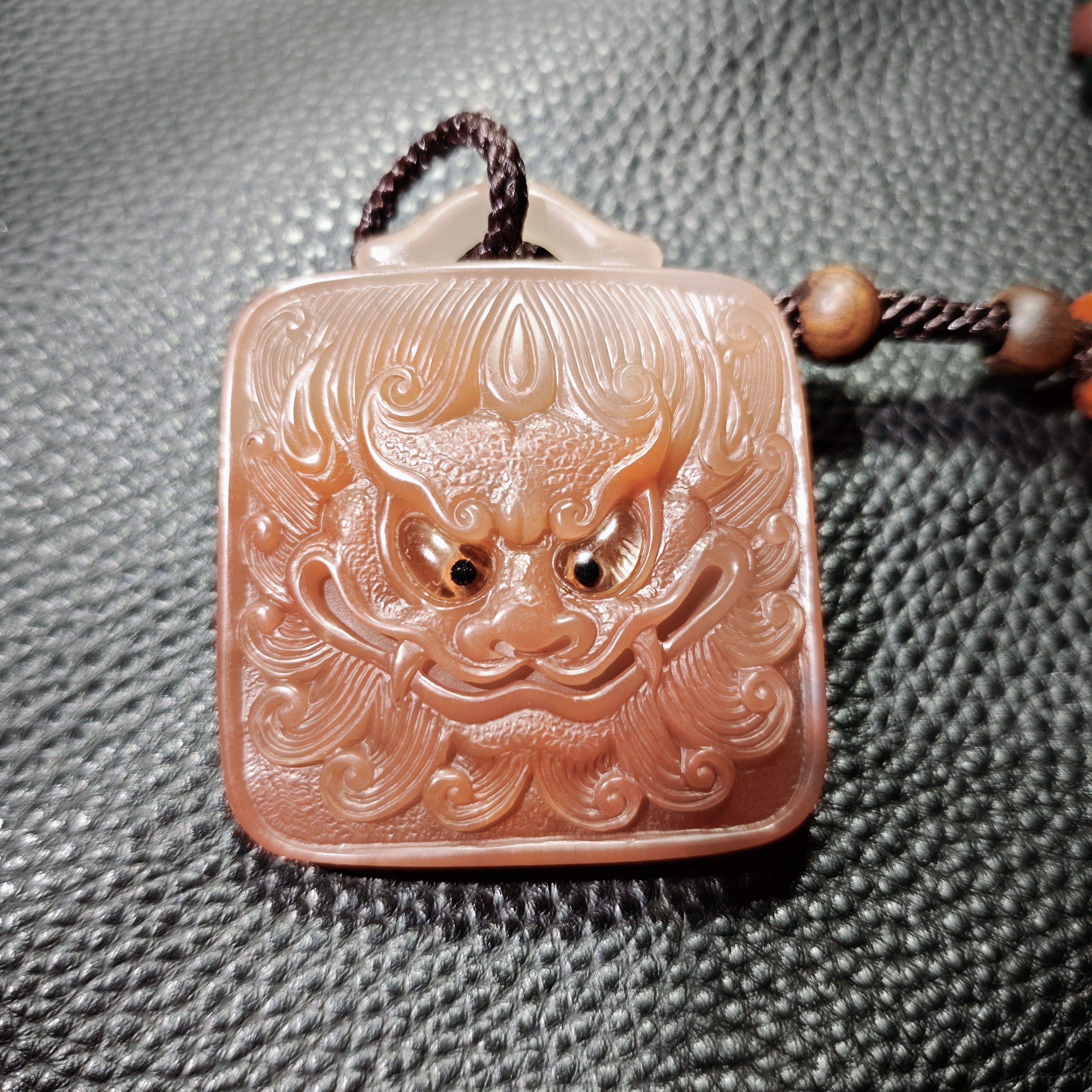 秦紫玉，   兽面锁