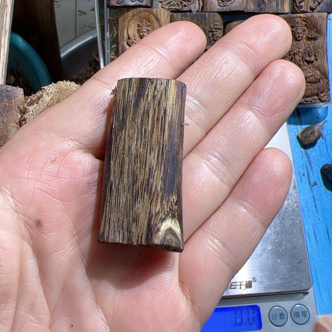 沉香吊坠白棋素牌5.7克