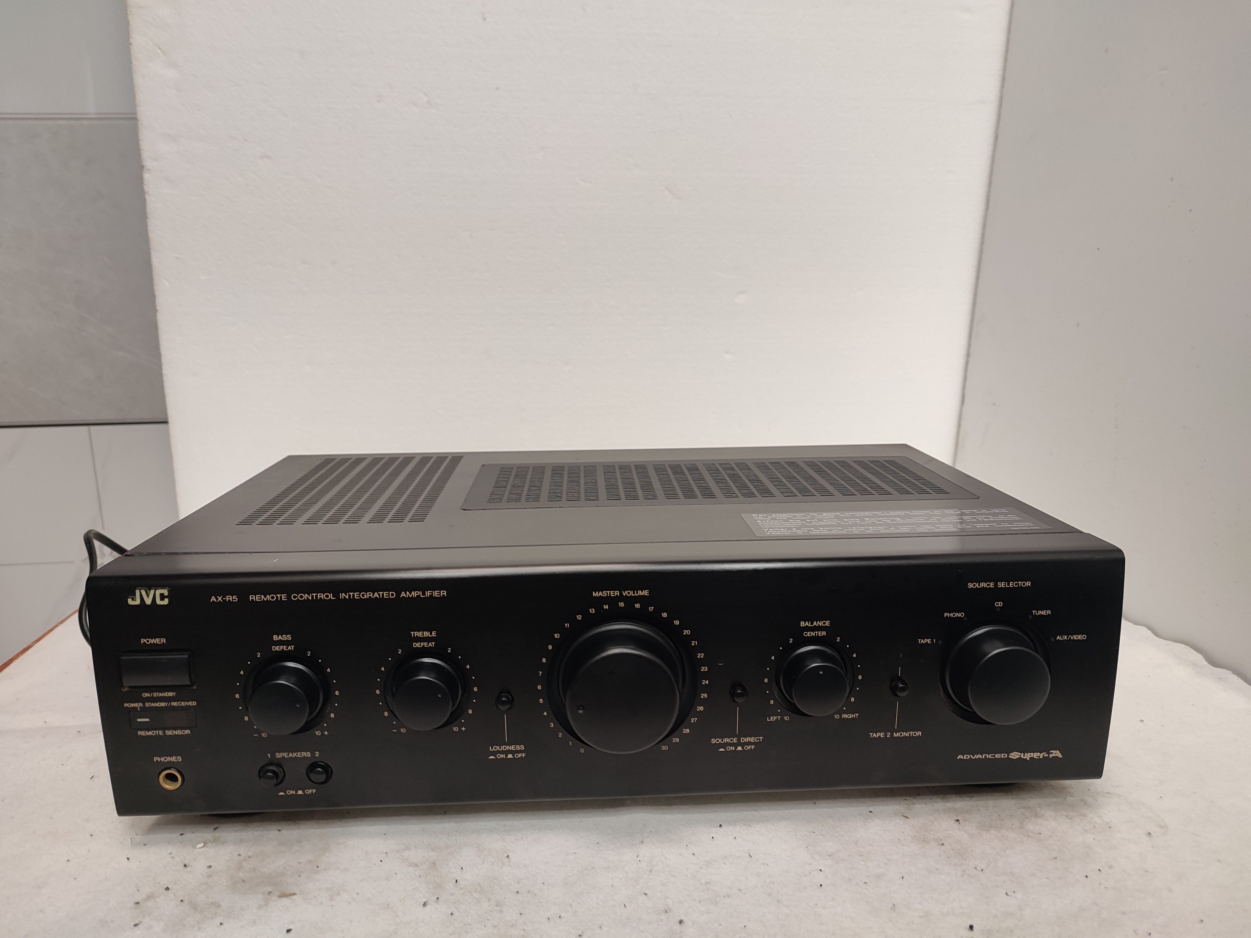 8新  二手J∨C，R5纯功放机，不包邮。不退换货