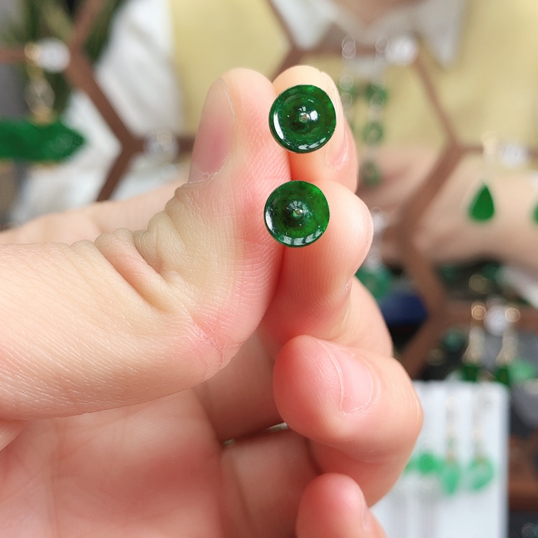 翡翠耳饰未镶嵌耳饰