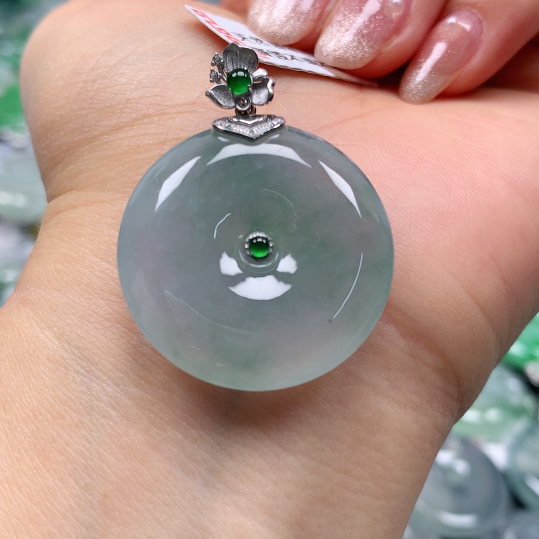 翡翠颈饰18K金镶嵌天然翡翠