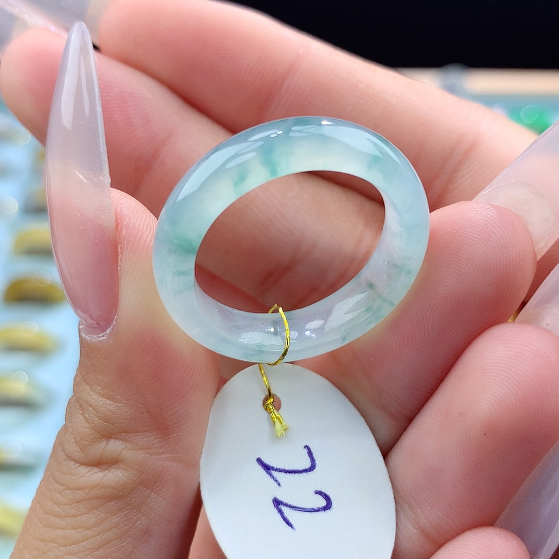 翡翠戒指未镶嵌22圈