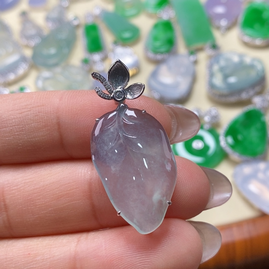 翡翠吊坠(赠链)18K金镶嵌