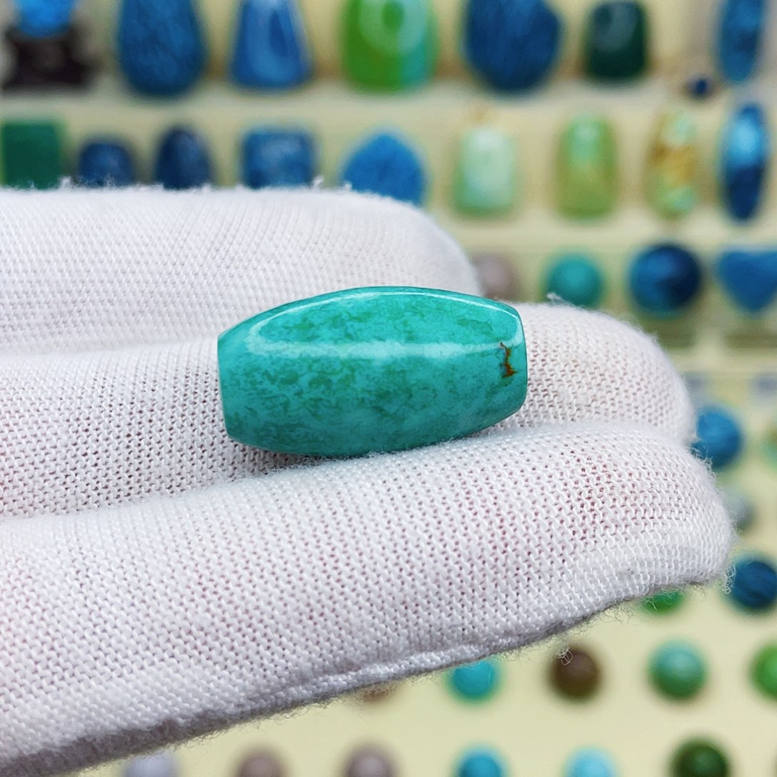 绿松石绿松石未镶嵌