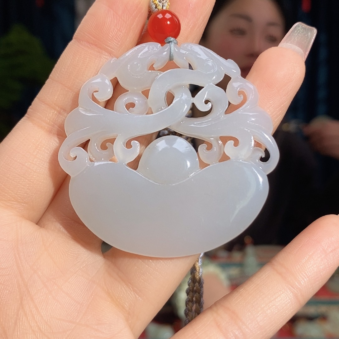 和田玉颈饰未镶嵌