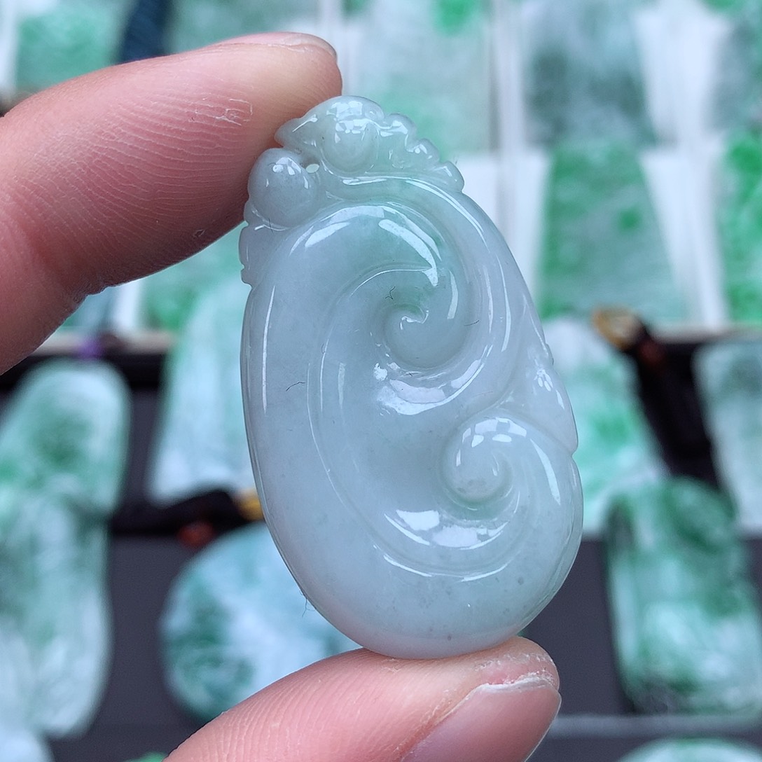翡翠颈饰未镶嵌翡翠吊坠