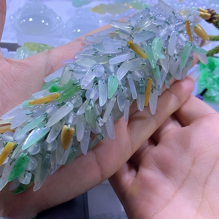 颈饰未镶嵌翡翠天然翡翠A货车挂多样性发货发其一