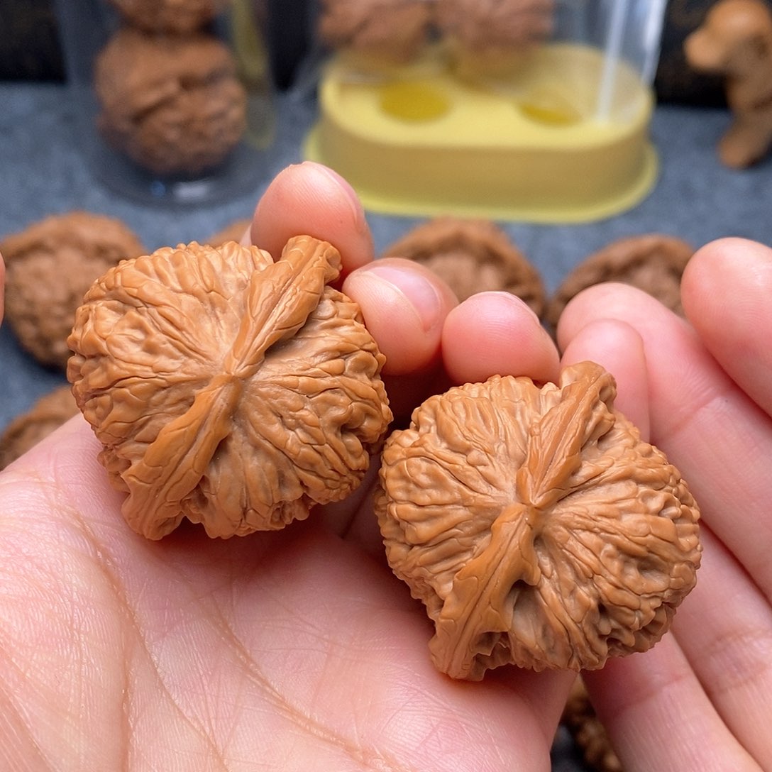 文玩核桃把件白狮子41尺精品