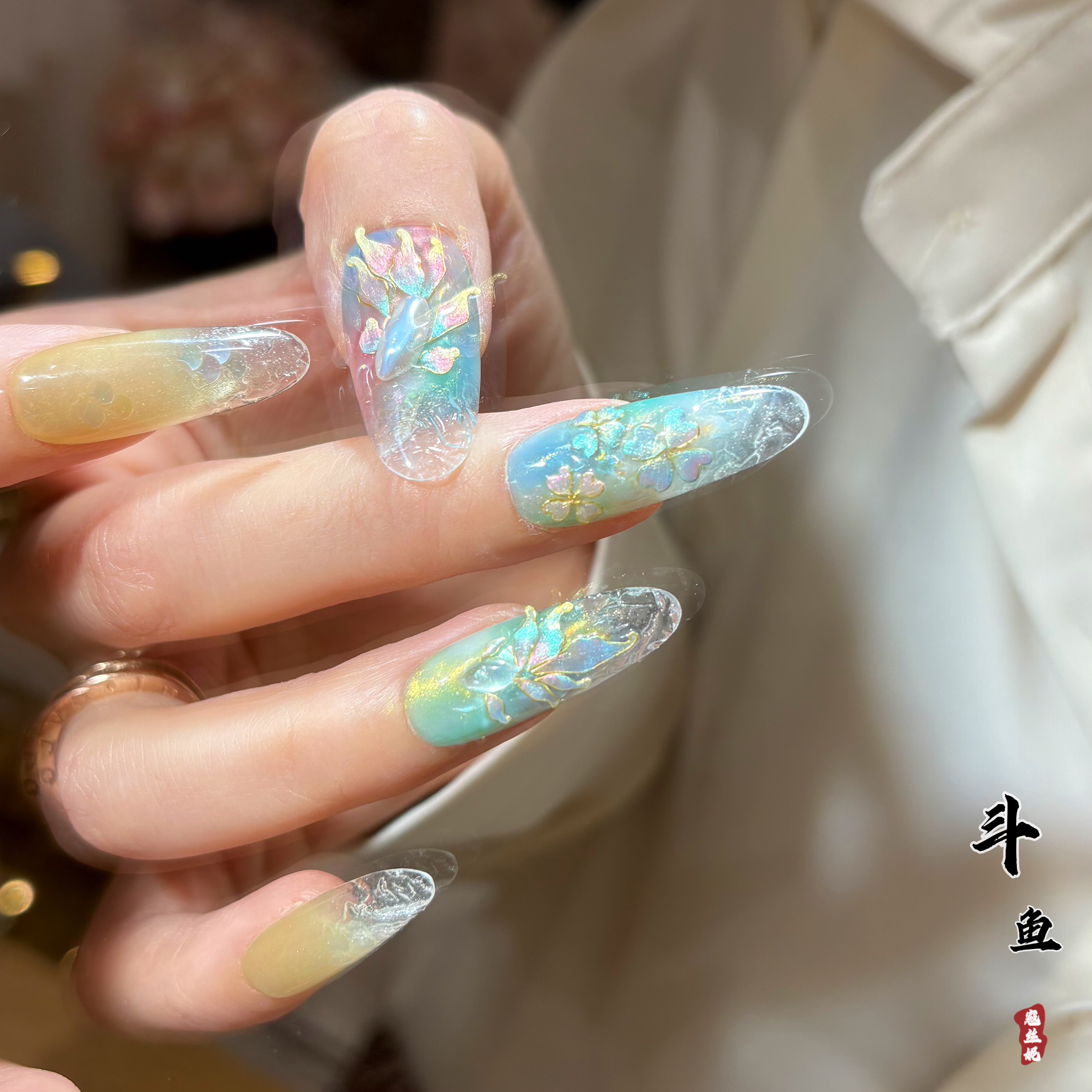 [斗鱼]纯手工穿戴式美甲中长款2025新款手绘立体雕花高质量成品甲