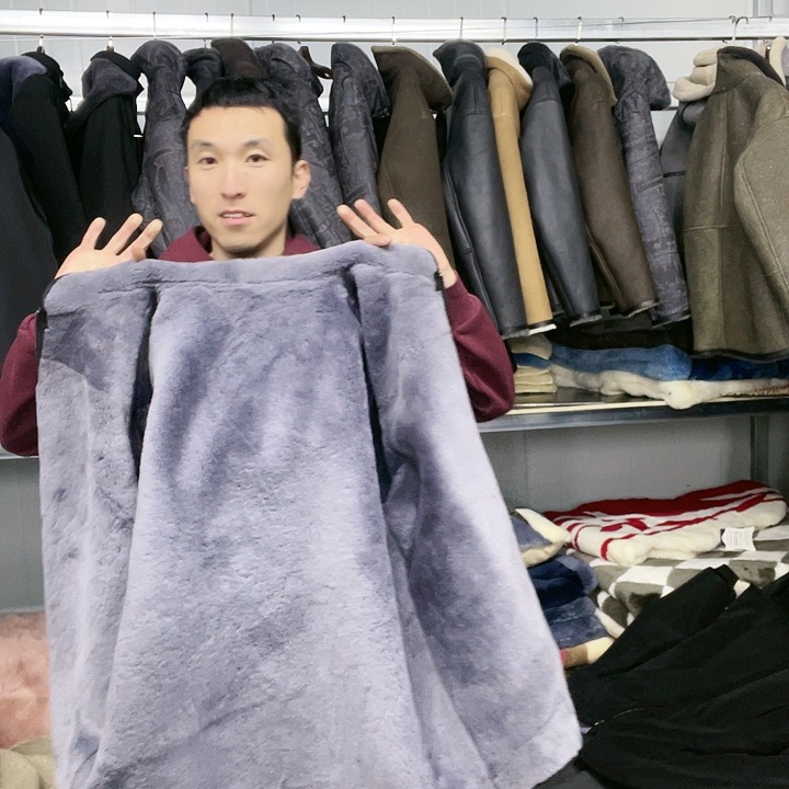 【闪购商品】羊皮毛一体S****.