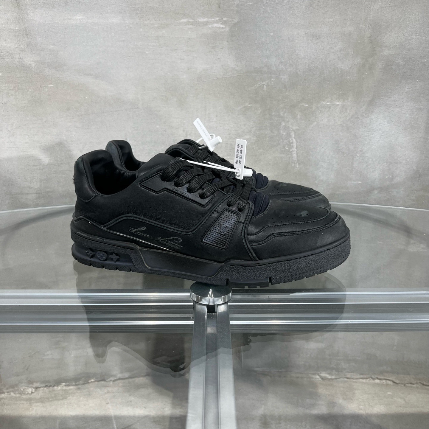 99新 LouisVuitton/路易威登 Trainer 做旧 黑色 40.5码 YH21641