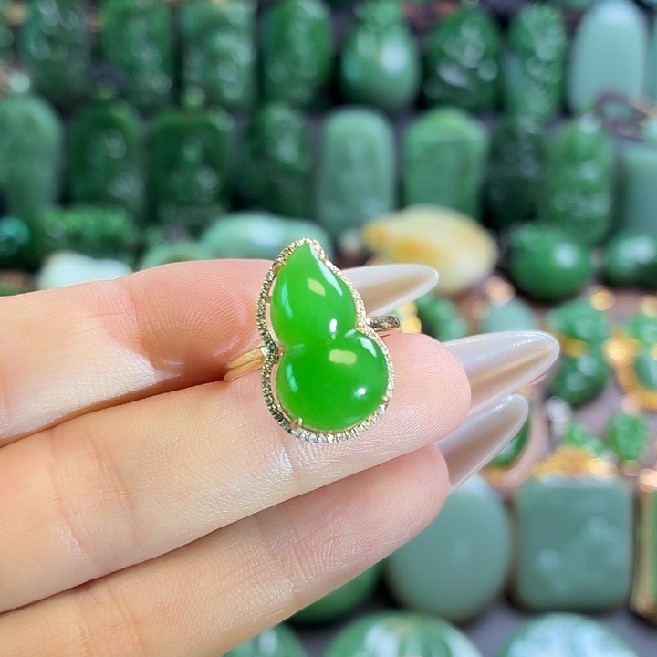 和田玉戒指18K金镶嵌