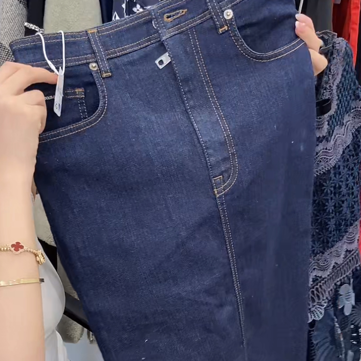 99新 Alexander McQueen/亚历山大·麦昆 dg 女款网红休闲