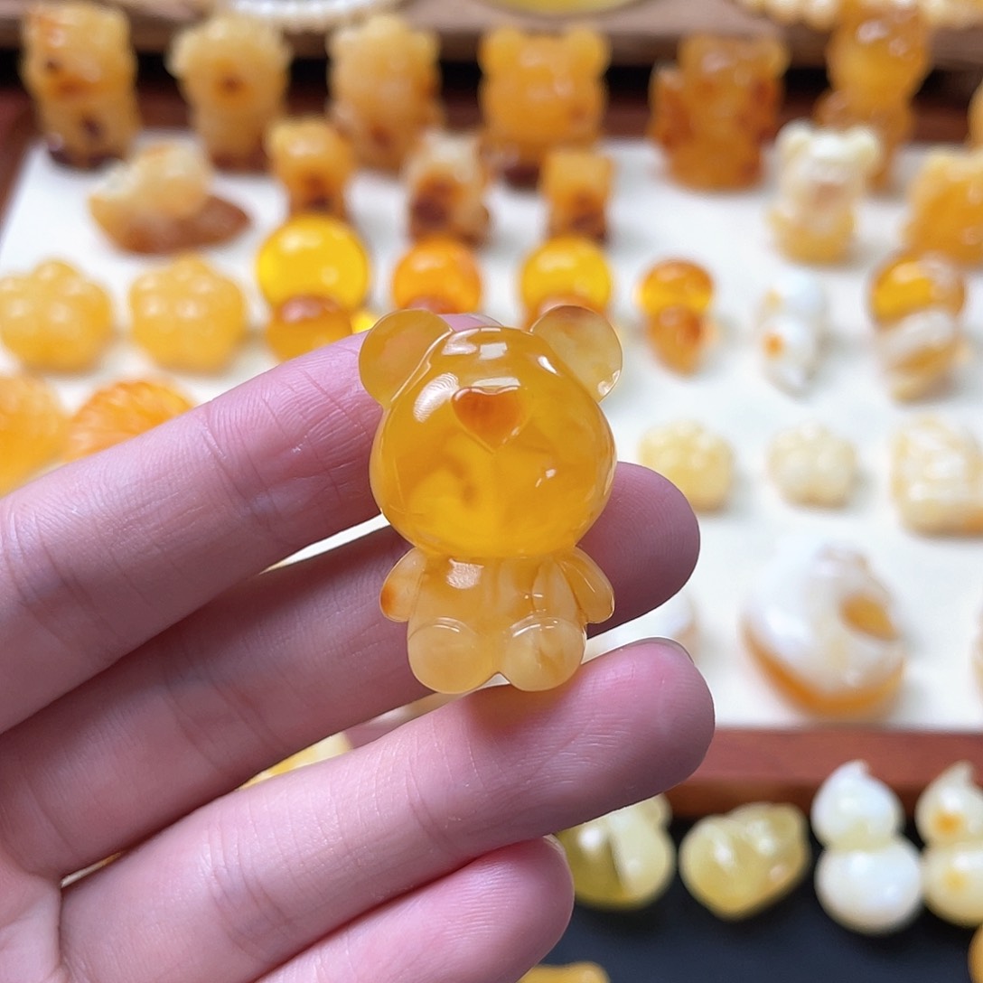 琥珀珠宝奇石未镶嵌